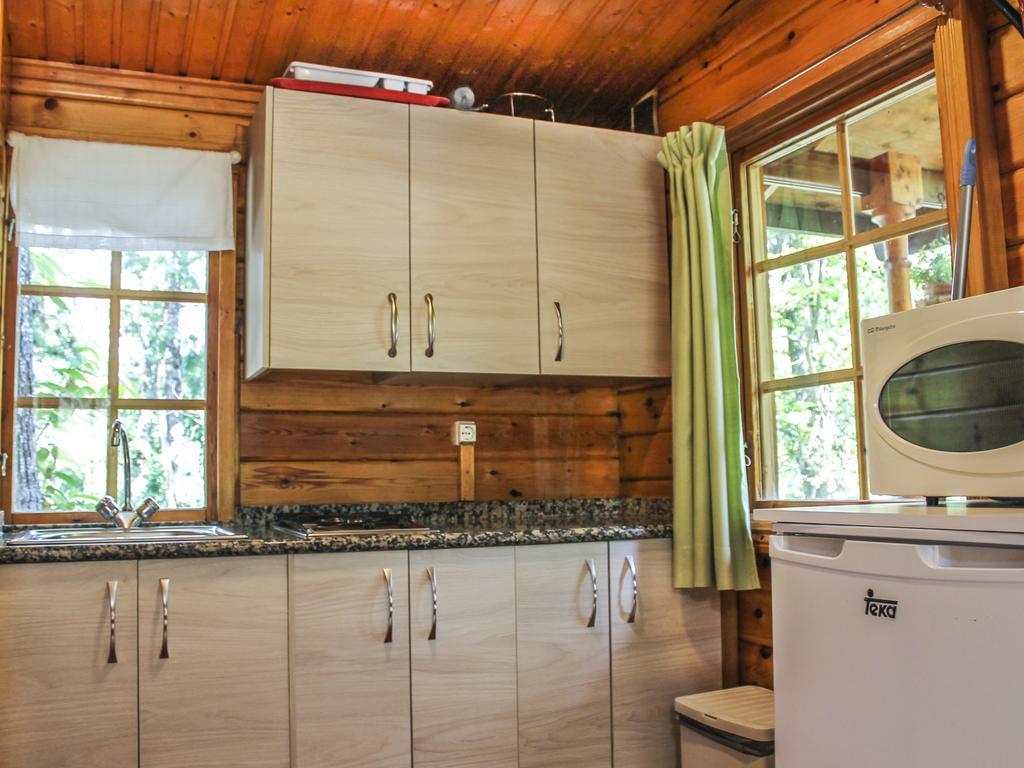 Cabanas De Madera Sanabria Vigo de Sanabria Exterior photo