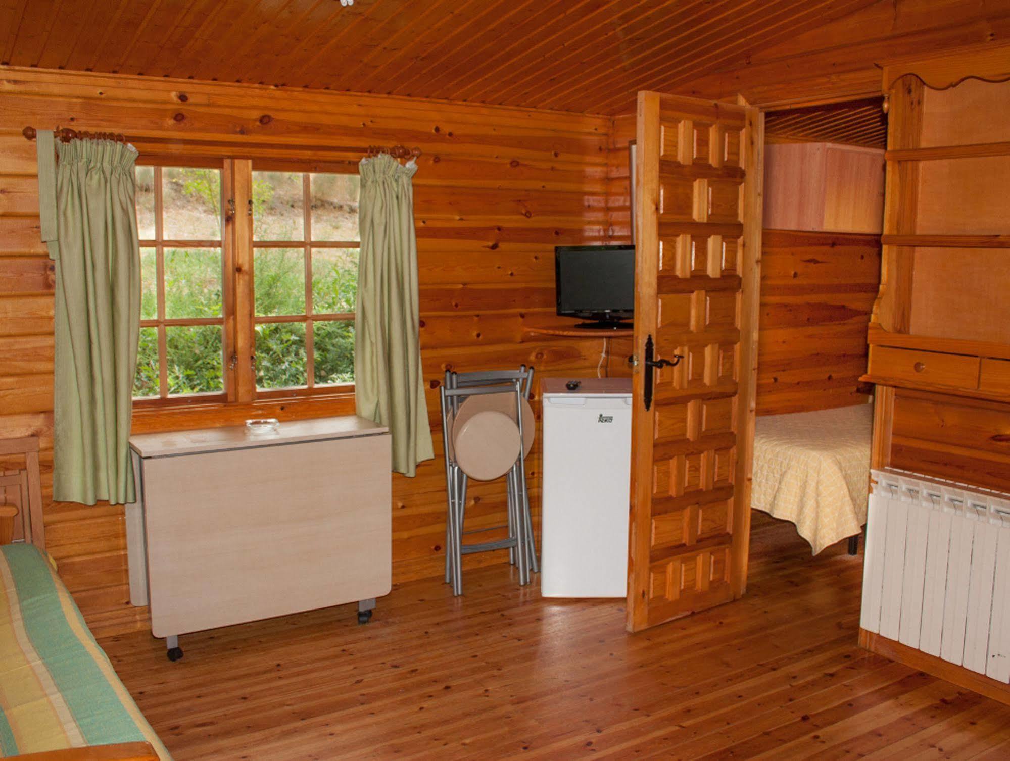 Cabanas De Madera Sanabria Vigo de Sanabria Exterior photo