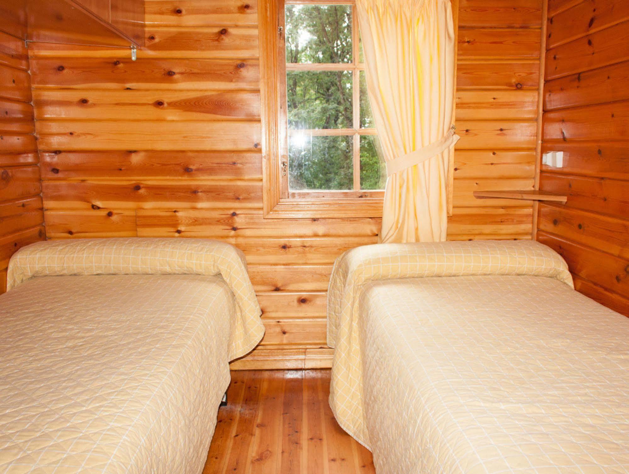 Cabanas De Madera Sanabria Vigo de Sanabria Exterior photo