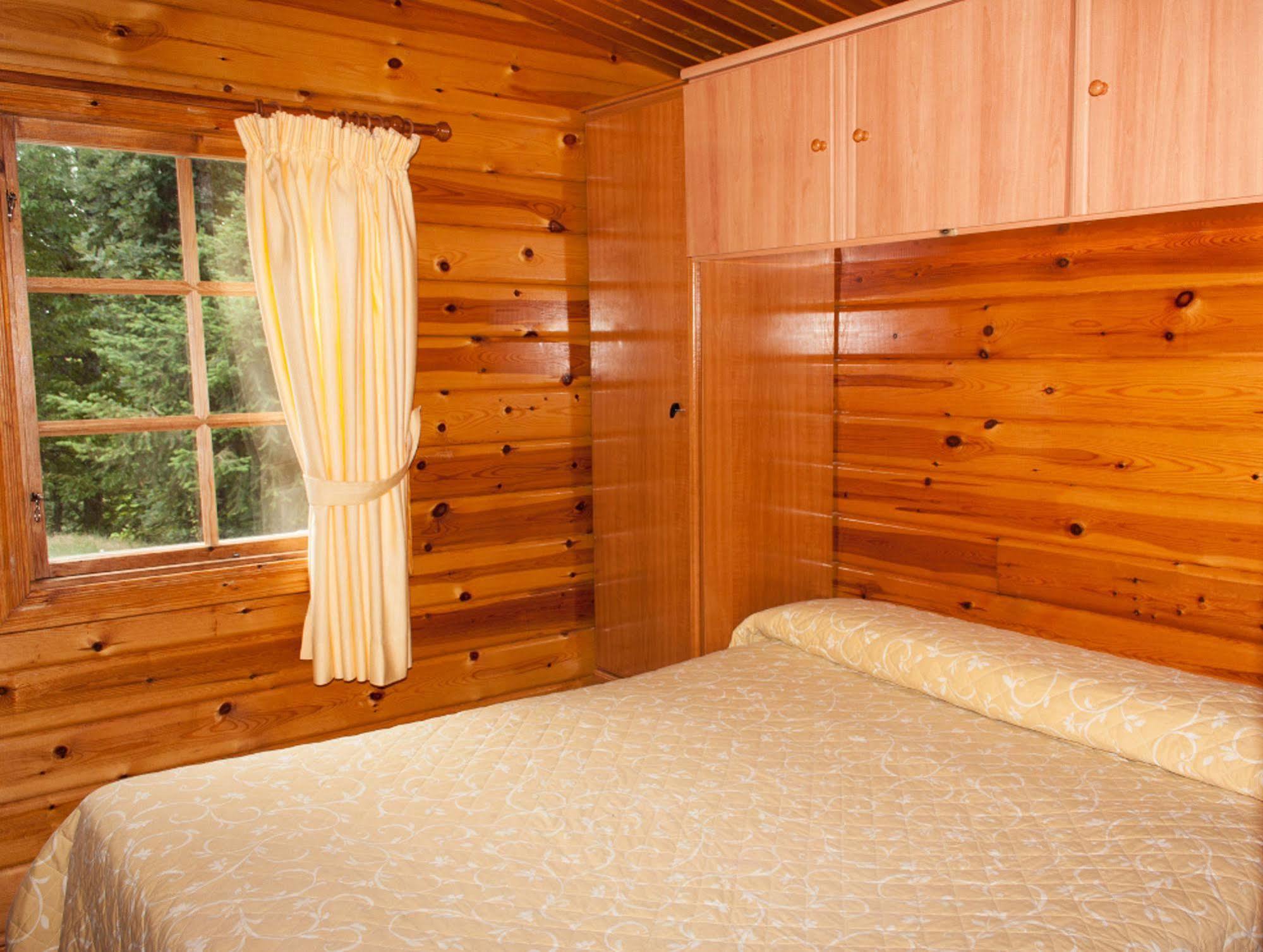 Cabanas De Madera Sanabria Vigo de Sanabria Exterior photo